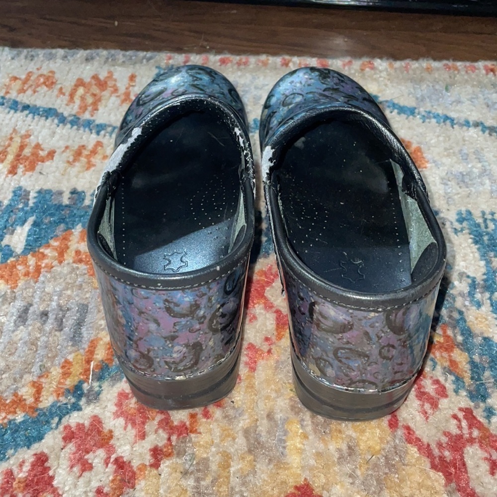 Dansko Womens Clogs Size 40 US 9.5-10 “Raindrop” Iridescent Black Leather - Picture 4 of 8